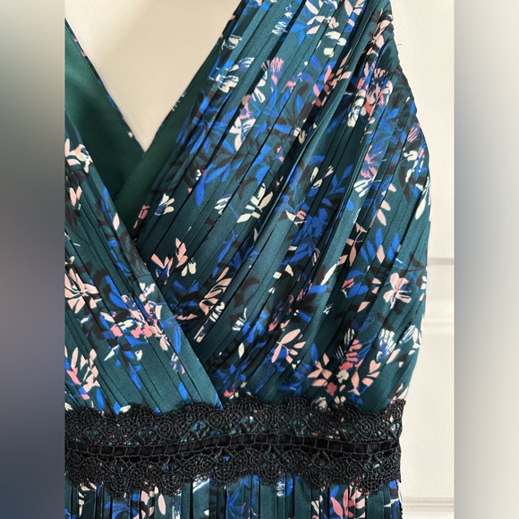 Banana Republic Grecian Sleeveless Green Floral Pleated Tiered Midi Dress 00P - Picture 5 of 9